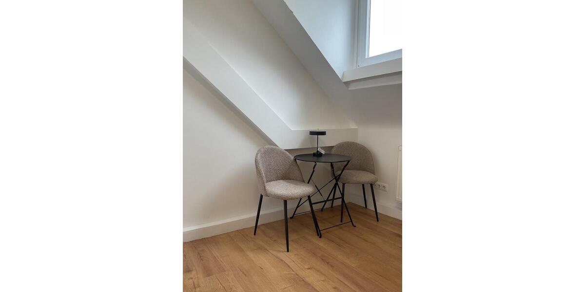 Dachgeschoßwohnung Aachen Aachen-Mitte - 3 Zimmer, 12 m&sup2;, 500&euro; | Angebot:26449037