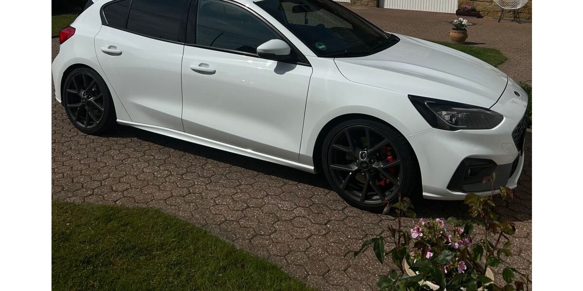 Ford Focus 93.700 km 20.390 &euro; Nideggen 52385
