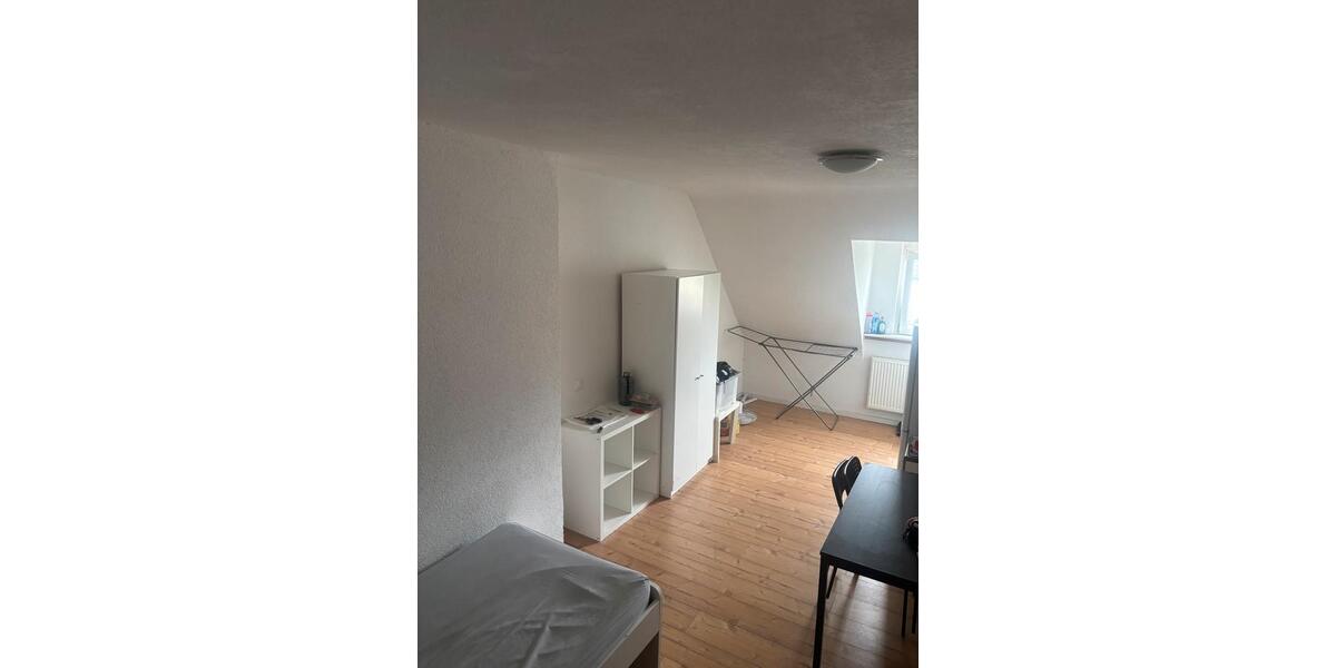 Dachgeschoßwohnung Jülich - 4 Zimmer, 25 m&sup2;, 380&euro; | Angebot:26613575