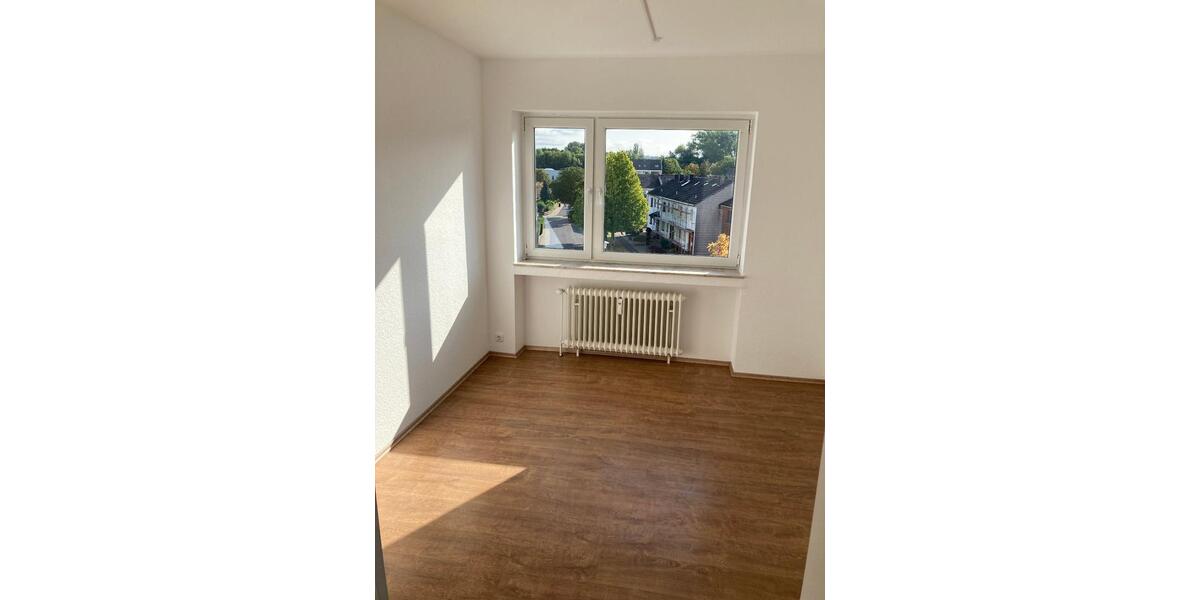 Etagenwohnung Düren Rölsdorf - 4 Zimmer, 94 m&sup2;, 900&euro; | Angebot:26614550