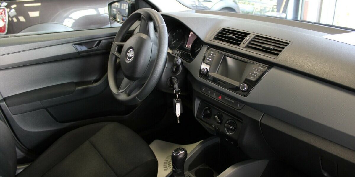 Skoda Fabia 1.0 MPI Cool Edition 66.971 km 7.980 &euro; Euskirchen 53881