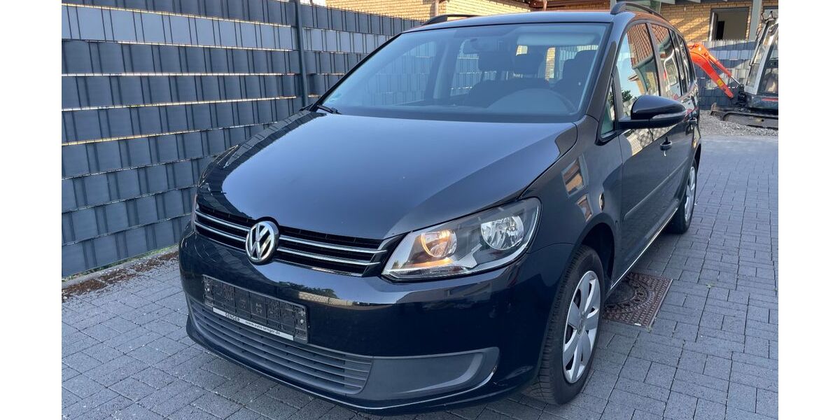 VW Touran 196.000 km 4.900 &euro; Düren 52351