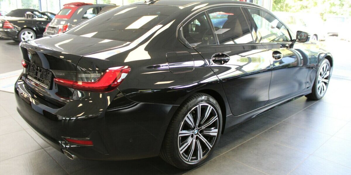 BMW 318 318d Aut. Sport Line 69.998 km 27.980 &euro; Euskirchen 53881