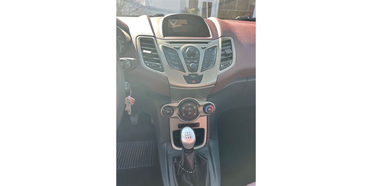 Ford Fiesta 105.400 km 3.400 &euro; Aachen 52080