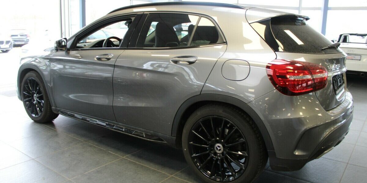 Mercedes-Benz GLA 200 7G-DCT Edition - Panorama - 69.981 km 21.980 &euro; Euskirchen 53881