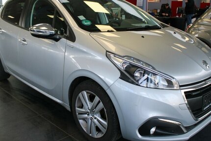 Peugeot 208 1.2 PureTech 82 Style - Panorama - 5-Türig - 89.226 km 8.980 &euro; Euskirchen 53881