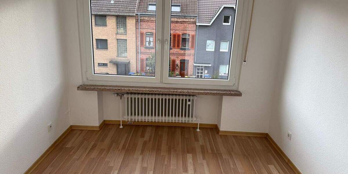 Etagenwohnung Brühl Pingsdorf - 3 Zimmer, 84 m&sup2;, 1.000&euro; | Angebot:25726743