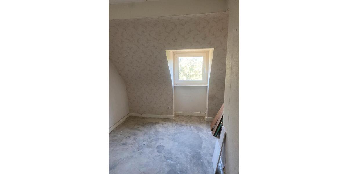 Dachgeschoßwohnung Aachen Aachen-Mitte - 6 Zimmer, 138 m&sup2;, 140.000&euro; | Angebot:26409878