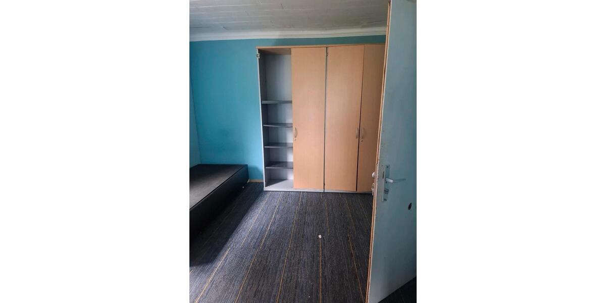 Etagenwohnung Frechen - 7 Zimmer, 150 m&sup2;, 2.200&euro; | Angebot:26498588