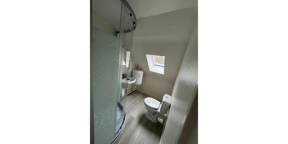 Dachgeschoßwohnung Düren Distelrath - 1 Zimmer, 30 m&sup2;, 481&euro; | Angebot:26247460