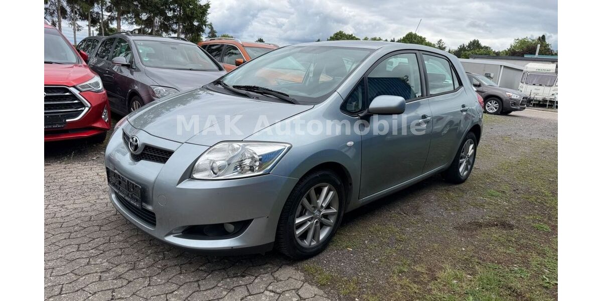 Toyota Auris 180.000 km 4.999 &euro; Euskirchen 53879
