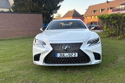 Lexus LS 500 78.359 km 41.900 &euro; Jülich 52428