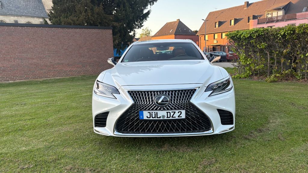 Lexus LS 500 78.359 km 41.900 &euro; Jülich 52428