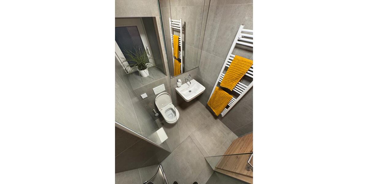 Dachgeschoßwohnung Eschweiler - 2 Zimmer, 45 m&sup2;, 1.300&euro; | Angebot:25640094