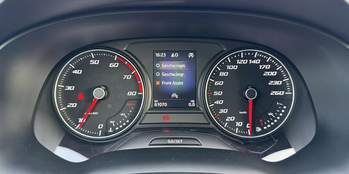 Seat Ateca Leder Navi Klima Temp. SR+WR UNFALLFREI 1a 60.000 km 15.500 &euro; Erftstadt 50374