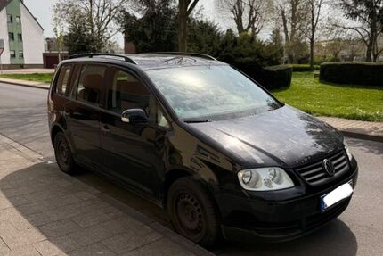 VW Touran 337.000 km 999 &euro; Düren 52353