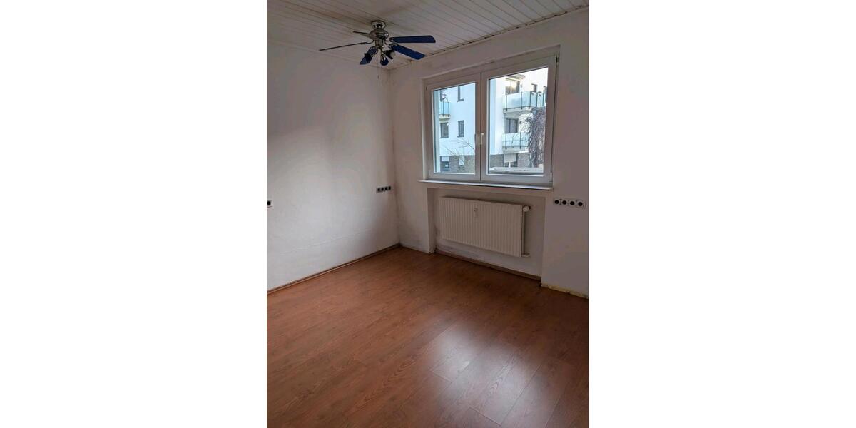 Etagenwohnung Bergheim - 2 Zimmer, 80 m&sup2;, 930&euro; | Angebot:25975016