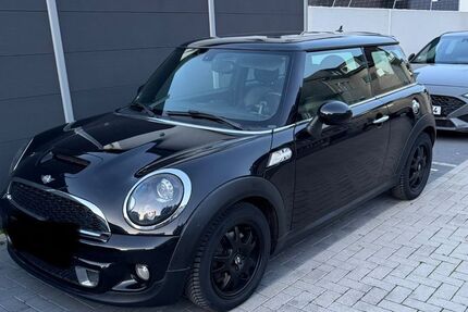 Mini Cooper S 136.000 km 8.900 &euro; Aachen 52080