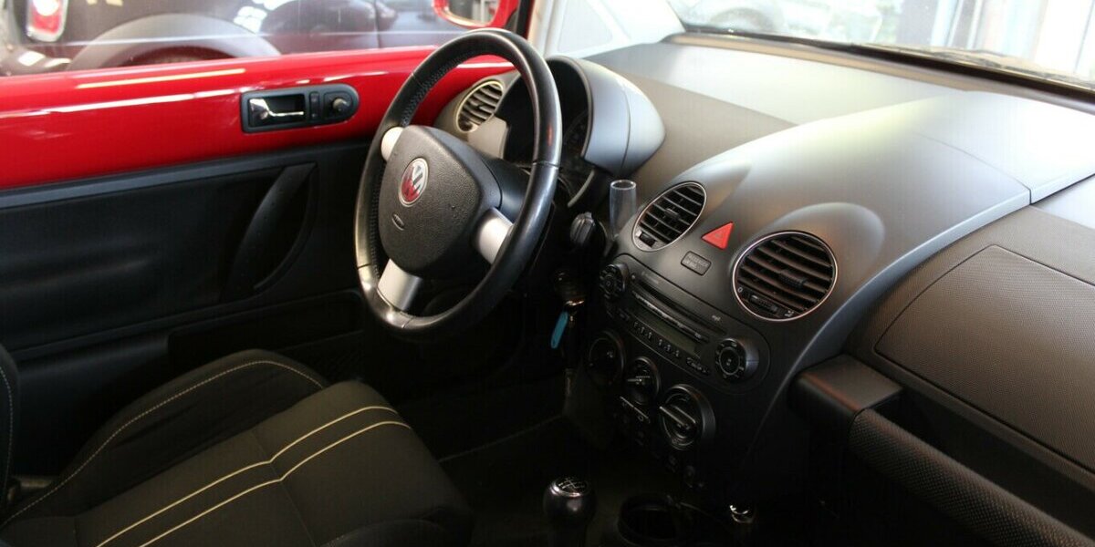 VW New Beetle 1.4 Freestyle 84.264 km 5.980 &euro; Euskirchen 53881