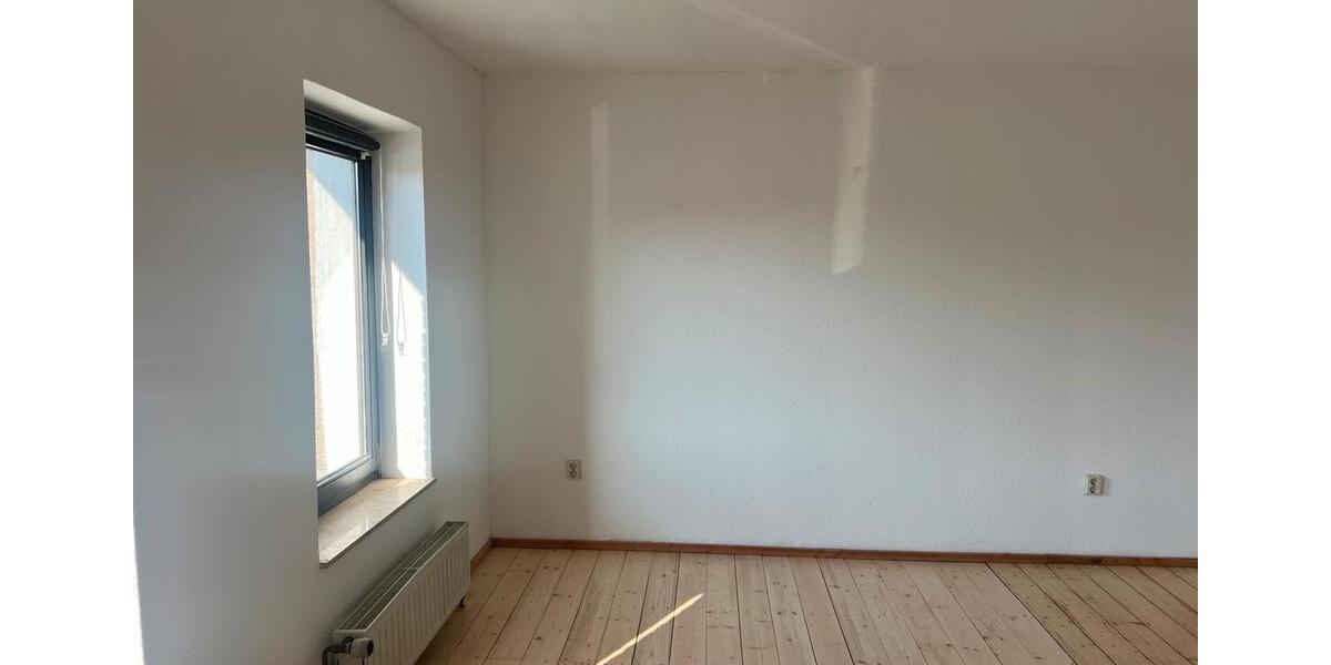 Reihenhaus Herzogenrath - 5 Zimmer, 126 m&sup2;, 1.000&euro; | Angebot:26520995