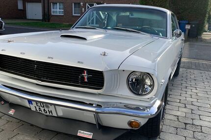Ford Mustang 57.776 km 28.500 &euro; Mechernich 53894