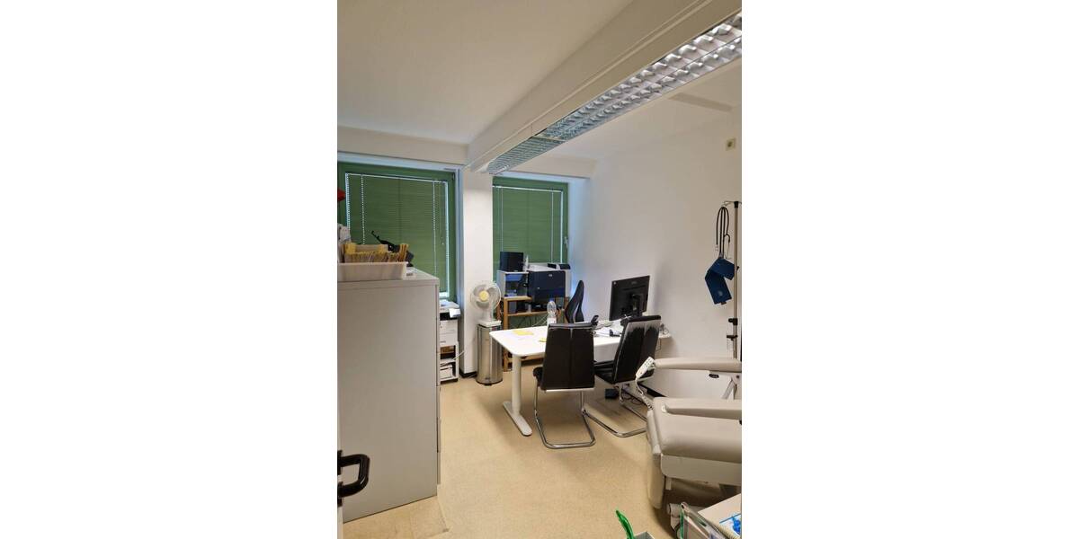 Gewerbeobjekt Aachen Aachen-Mitte - 8 Zimmer, 223 m&sup2;, 2.670&euro; | Angebot:25742221