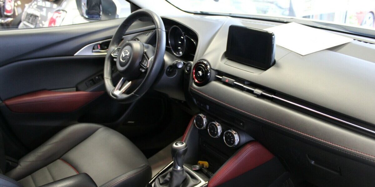 Mazda CX-3 Skyactiv 120 FWD Leder + Navi 113.500 km 12.480 &euro; Euskirchen 53881