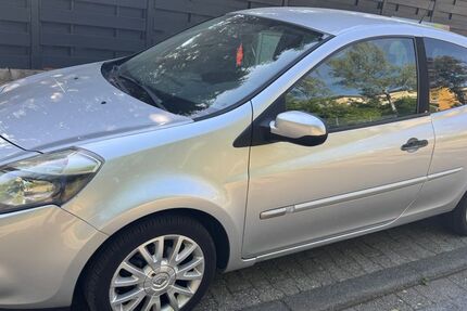 Renault Clio 180.000 km 1.650 &euro; Aachen 52078