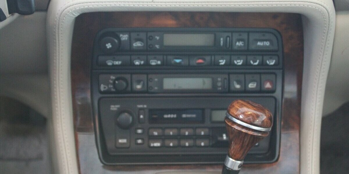 Jaguar Daimler Six 4.0 Lang - Automatik - Schiebedach - 119.865 km 19.980 &euro; Euskirchen 53881