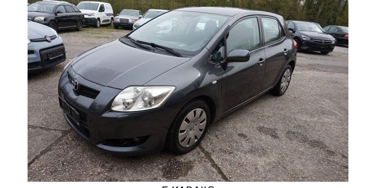 Toyota Auris 210.600 km 1.990 &euro; ESCHWEILER - KINZWEILER 52249