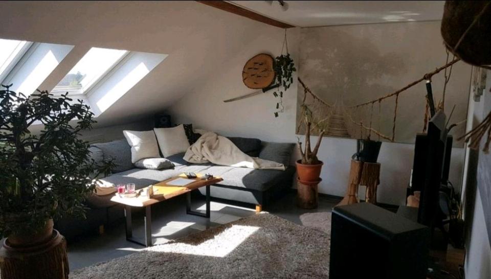 Dachgeschoßwohnung Niederzier - 3 Zimmer, 62 m&sup2;, 910&euro; | Angebot:26552468