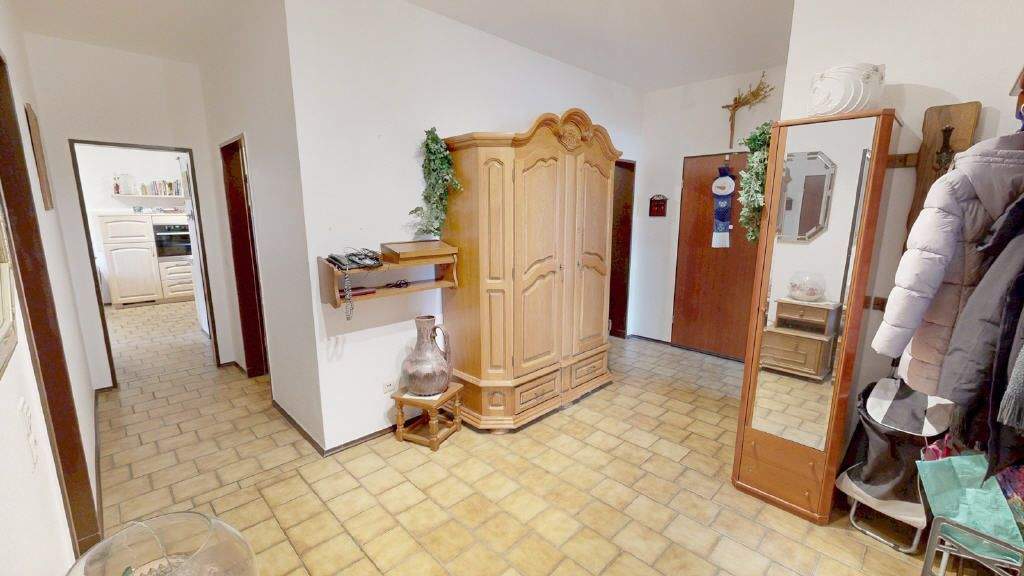 Etagenwohnung Erftstadt Lechenich - 4 Zimmer, 104 m&sup2;, 299.000&euro; | Angebot:25703204