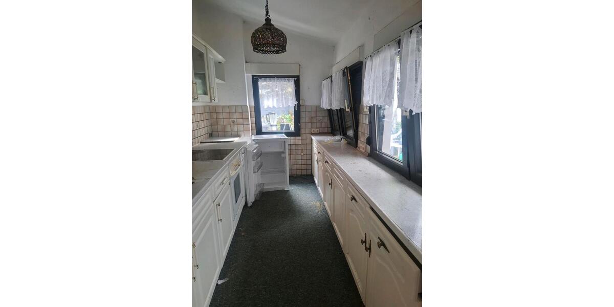 Etagenwohnung Frechen - 7 Zimmer, 150 m&sup2;, 2.200&euro; | Angebot:26498588