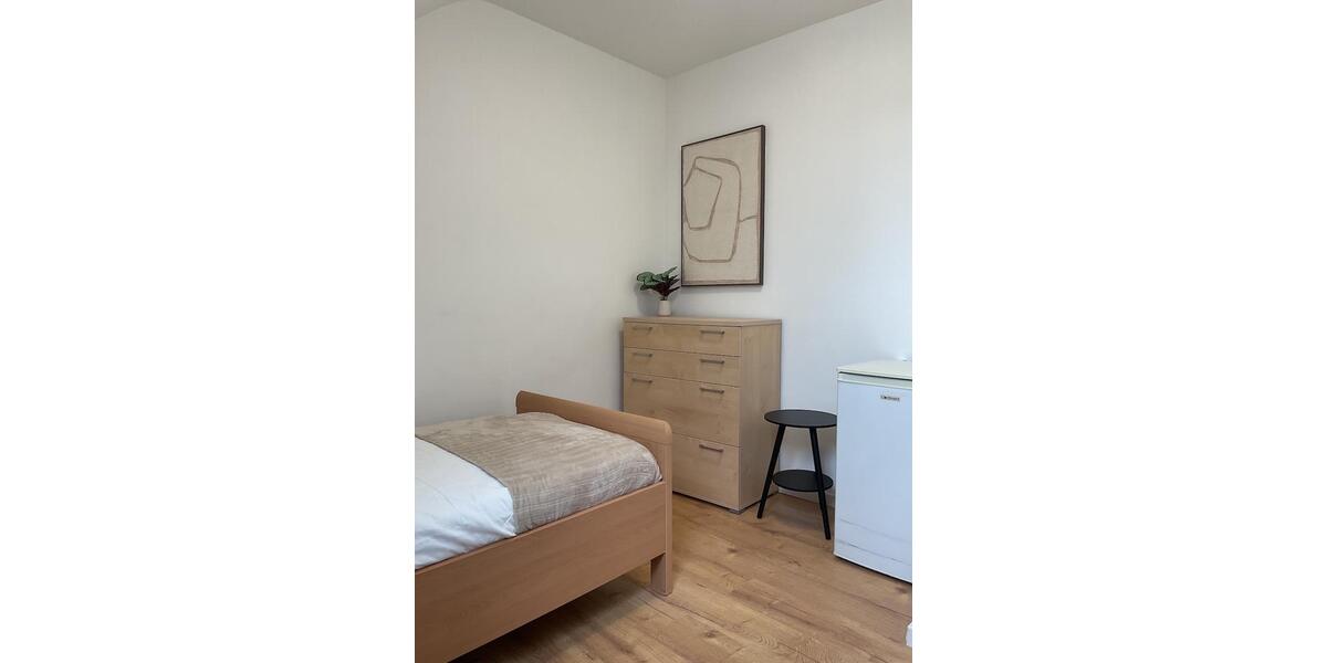 Dachgeschoßwohnung Aachen Aachen-Mitte - 3 Zimmer, 12 m&sup2;, 500&euro; | Angebot:26449037