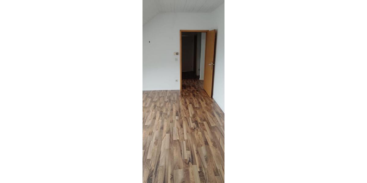 Dachgeschoßwohnung Bergheim Ahe - 3 Zimmer, 71 m&sup2;, 800&euro; | Angebot:25872718