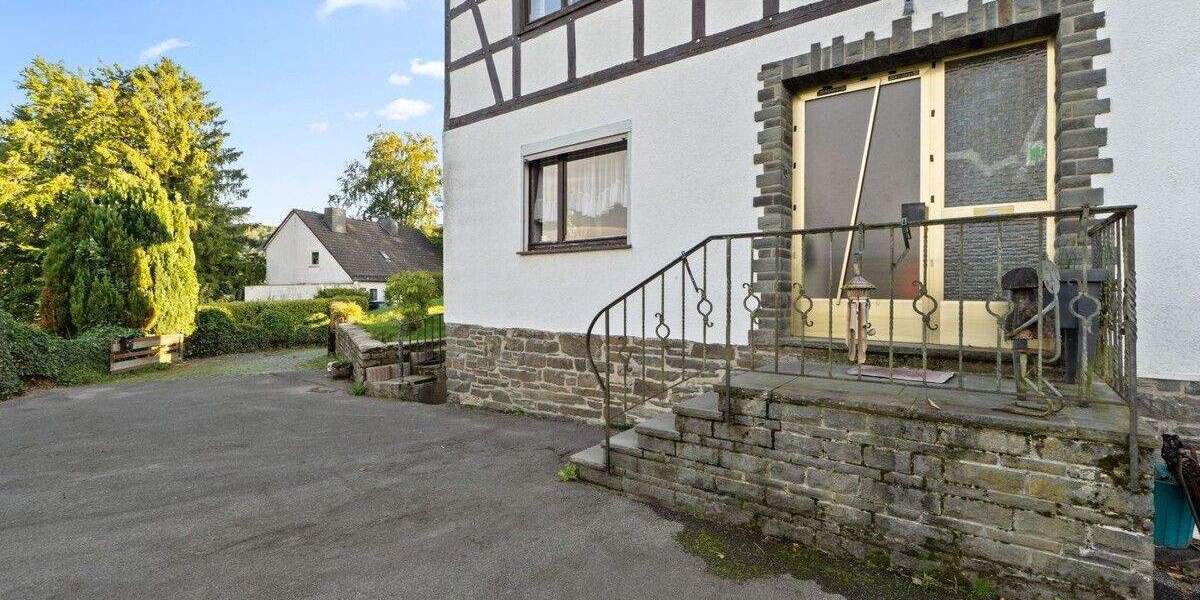 Einfamilienhaus Simmerath Dedenborn - 9 Zimmer, 209 m&sup2;, 229.000&euro; | Angebot:25729503