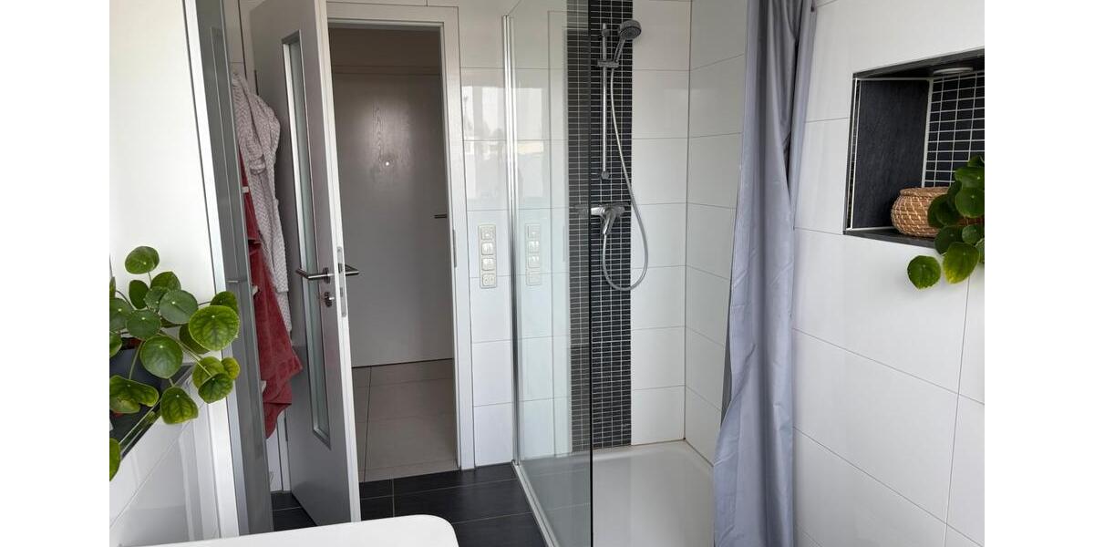 Erdgeschoßwohnung Brühl - 2.5 Zimmer, 74 m&sup2;, 1.500&euro; | Angebot:26003677