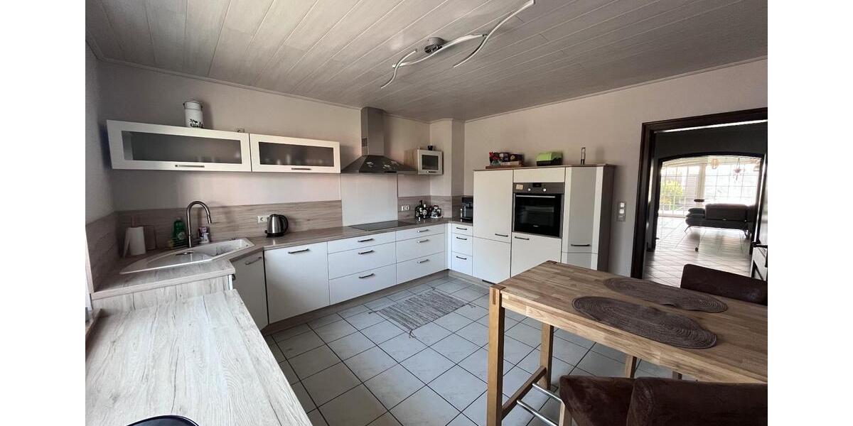Mehrfamilienhaus, Wohnhaus Bergheim - 4 Zimmer, 167 m&sup2;, 2.420&euro; | Angebot:25899926