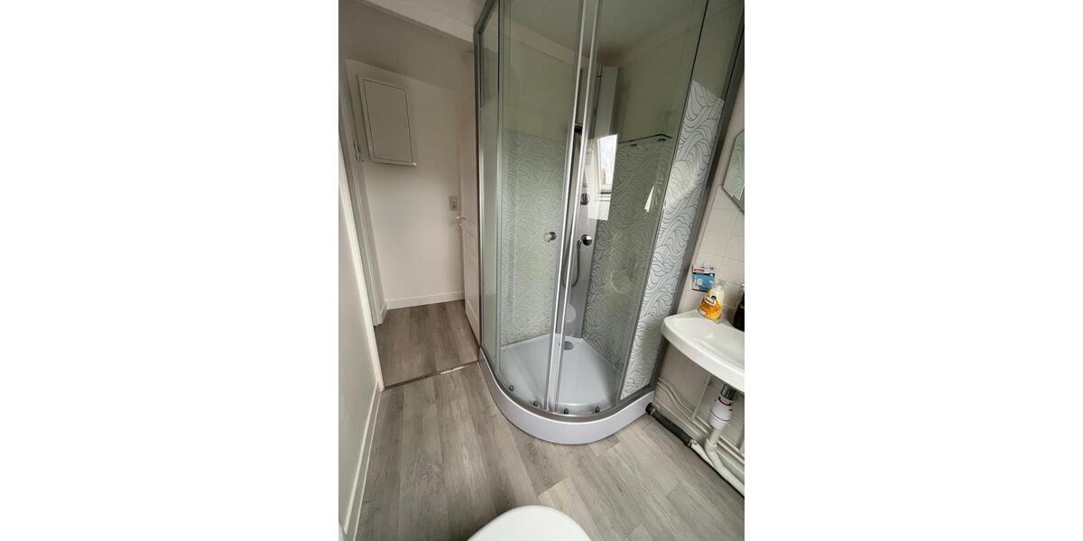 Dachgeschoßwohnung Düren Distelrath - 1 Zimmer, 30 m&sup2;, 481&euro; | Angebot:26247460