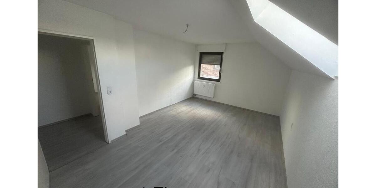 Dachgeschoßwohnung Elsdorf - 3 Zimmer, 80 m&sup2;, 750&euro; | Angebot:26464223