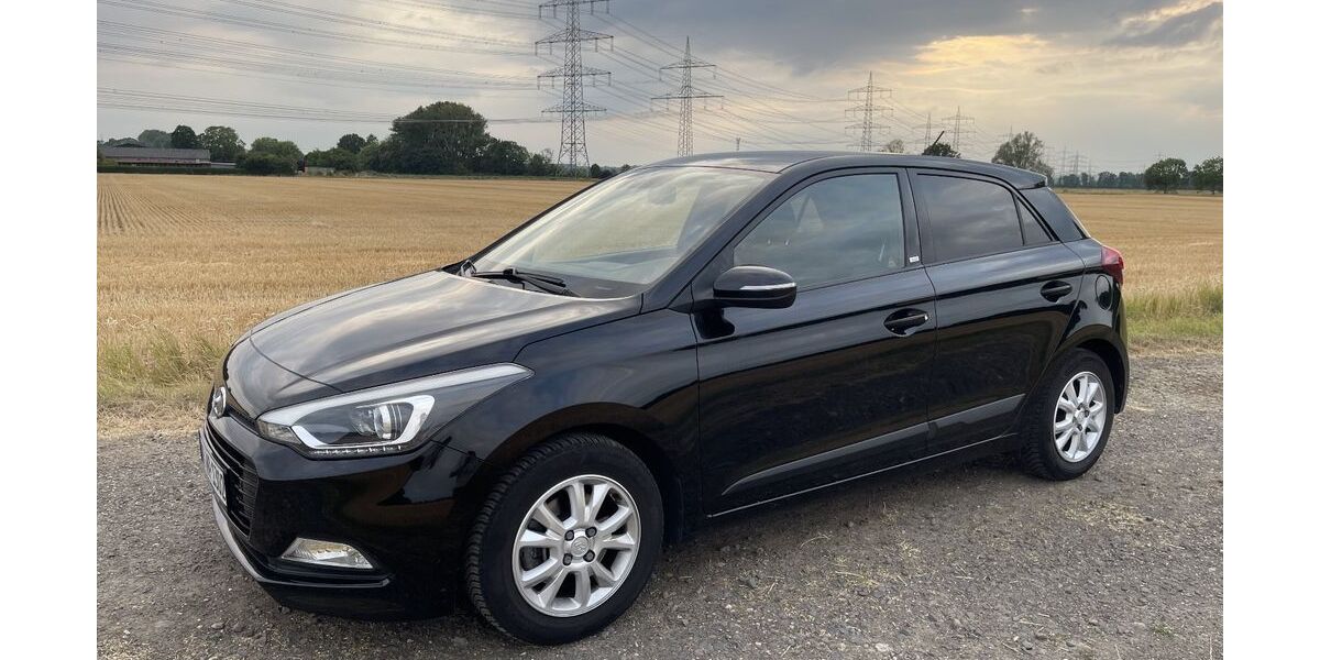 Hyundai i20 74.000 km 8.640 &euro; Hürth 50354