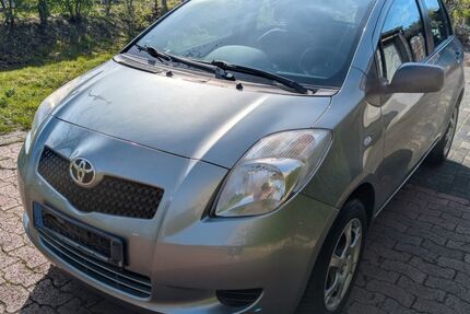 Toyota Yaris 79.500 km 3.900 &euro; Baesweiler 52499