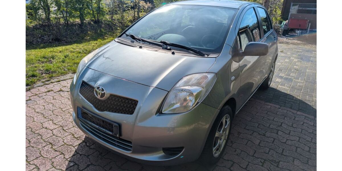 Toyota Yaris 79.500 km 3.900 &euro; Baesweiler 52499