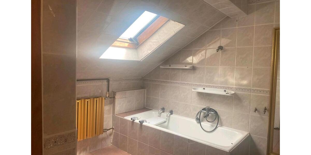 Einfamilienhaus Alsdorf - 6 Zimmer, 200 m&sup2;, 165.000&euro; | Angebot:27096757