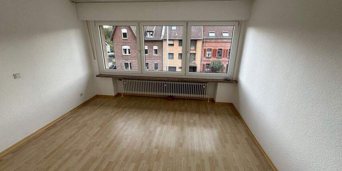 Etagenwohnung Brühl Pingsdorf - 3 Zimmer, 84 m&sup2;, 1.000&euro; | Angebot:25726743