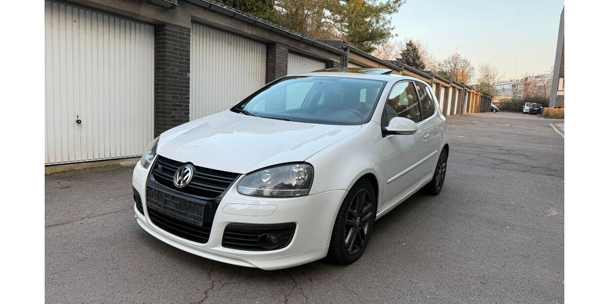 VW Golf 145.000 km 3.990 &euro; Aachen 52068