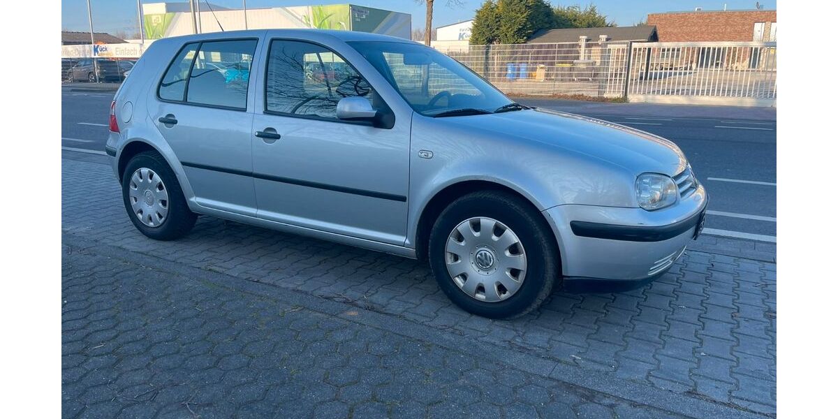 VW Golf 350.000 km 1.250 &euro; Düren 52353