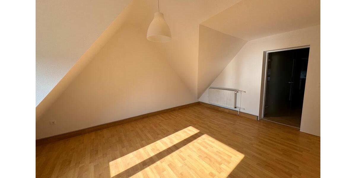 Dachgeschoßwohnung Aachen Aachen-Mitte - 3 Zimmer, 75 m&sup2;, 525&euro; | Angebot:25976808