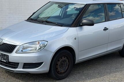 Skoda Fabia 254.000 km 950 &euro; Düren 52353
