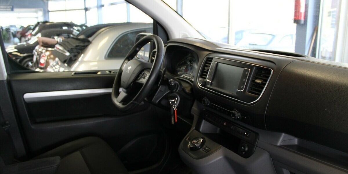 Peugeot Expert Premium EAT6 TwinCab Komfort Plus 137.006 km 15.980 &euro; Euskirchen 53881